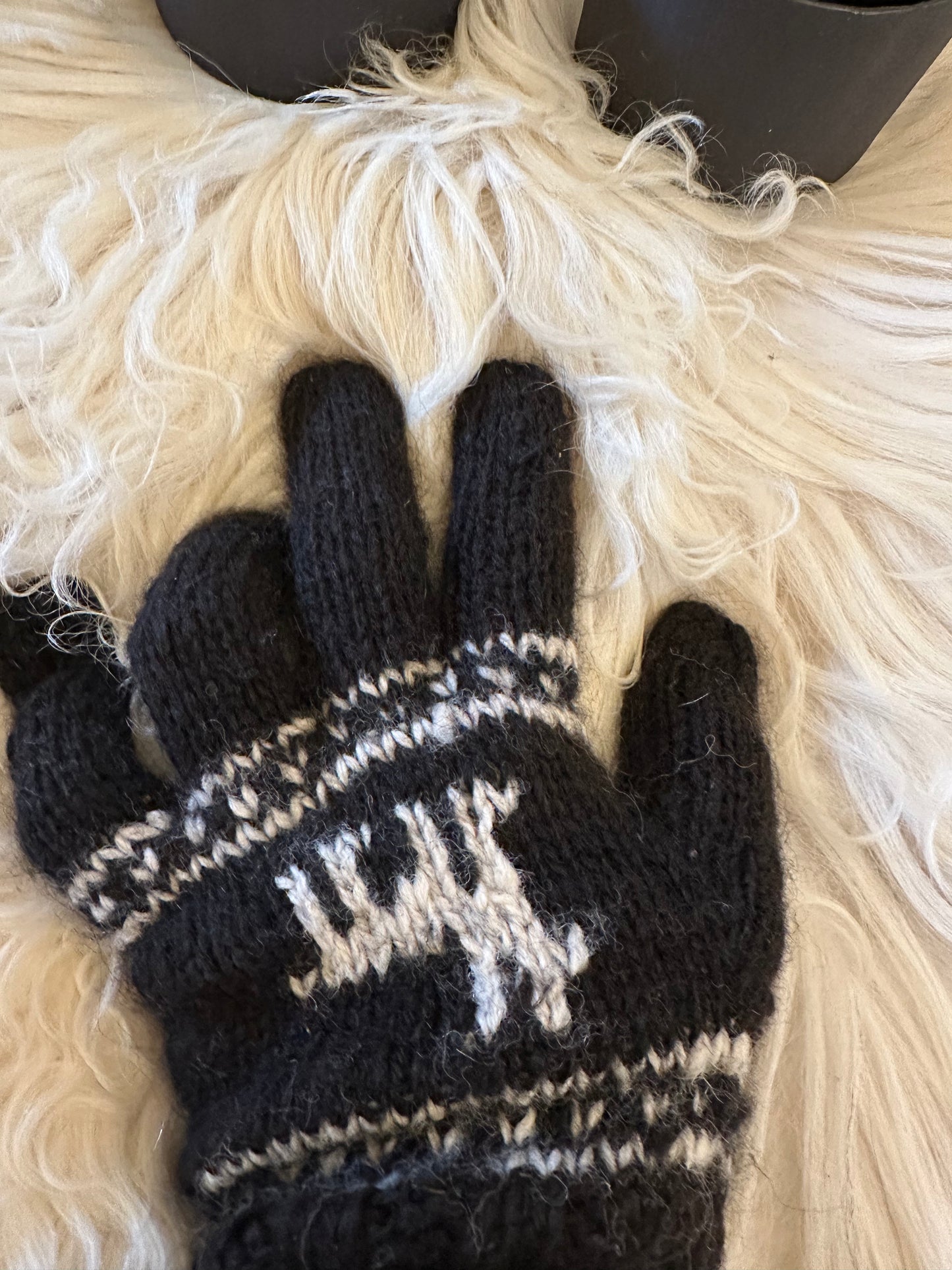 Handwoven Gloves in Organic Alpaca Wool