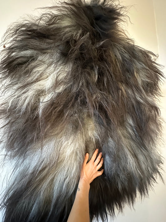 Icelandic Sheepskin ::: dark grey flames