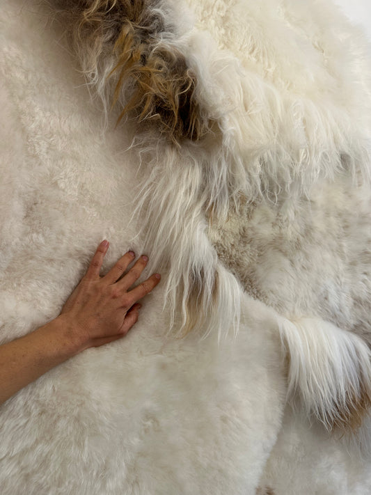 Icelandic Sheepskin ::: white flames mélange